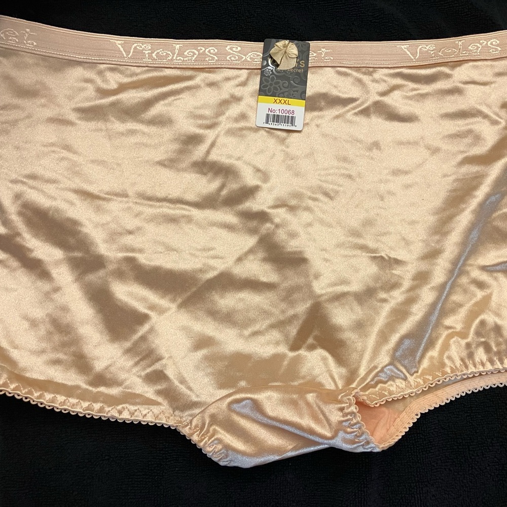 Plus size satin panties / boy shorts - NEW - Sz: XXXL